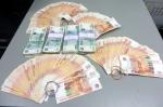 Banknoty rosyjskich rubli na stole