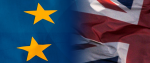 Przenikające się flagi Unii Europejskiej i Wielkiej Brytanii