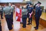 Wybrani funkcjonariusze ślubują na sztandar Izby Administracji Skarbowej w Białymstoku
